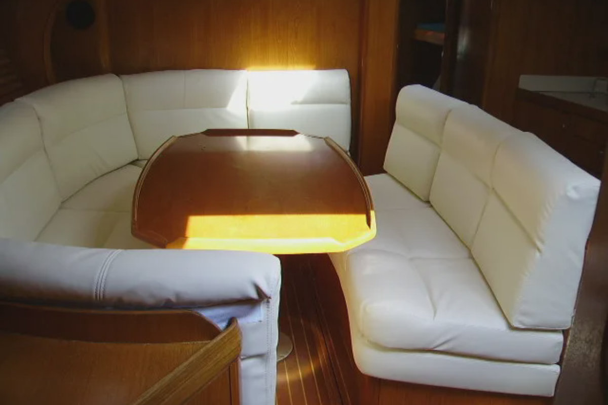 JeanneaU Sun Odyssey 47 - vignette 13