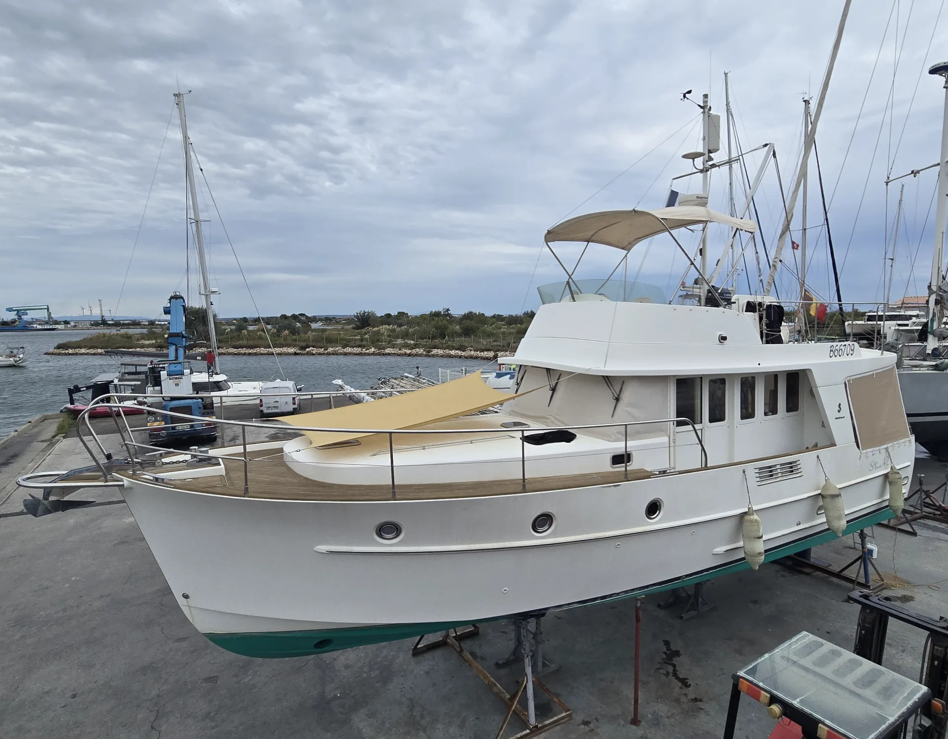 SWIFT TRAWLER 42